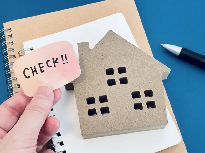 「CHECK！」と書かれたメモ