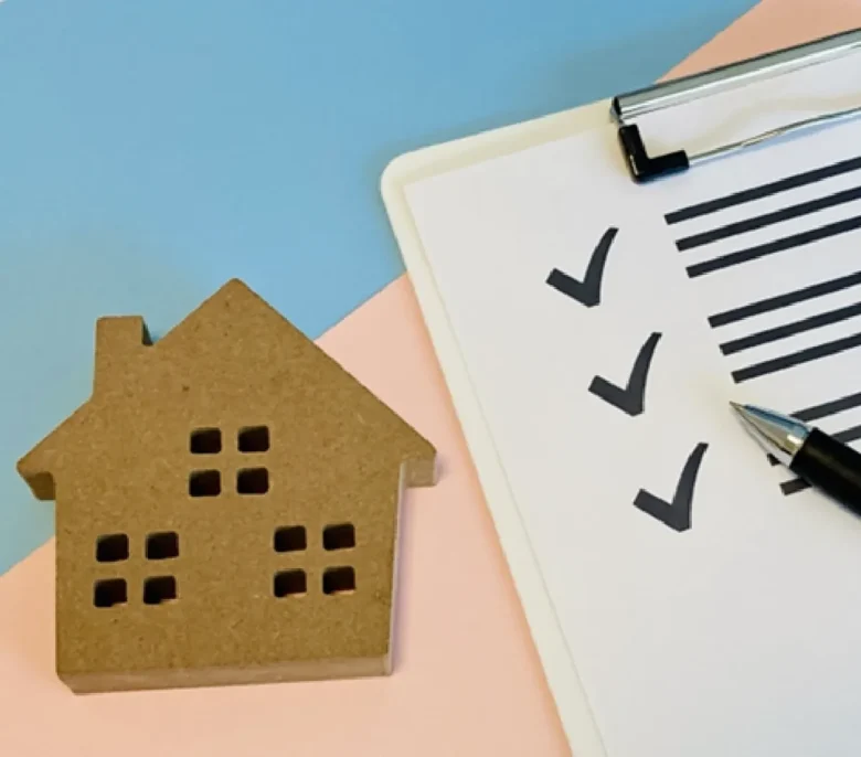 茶色い家の模型とやることリスト