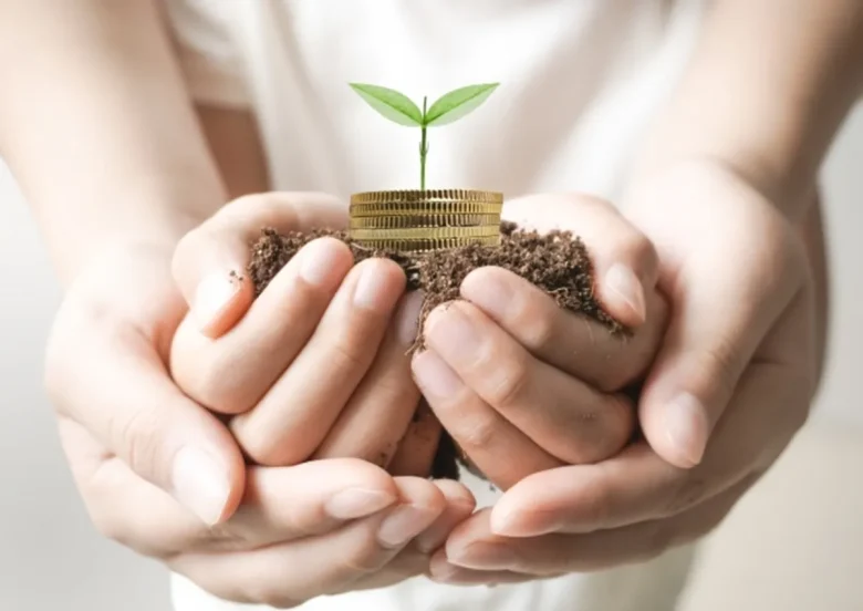 親子が抱えるお金と葉っぱ